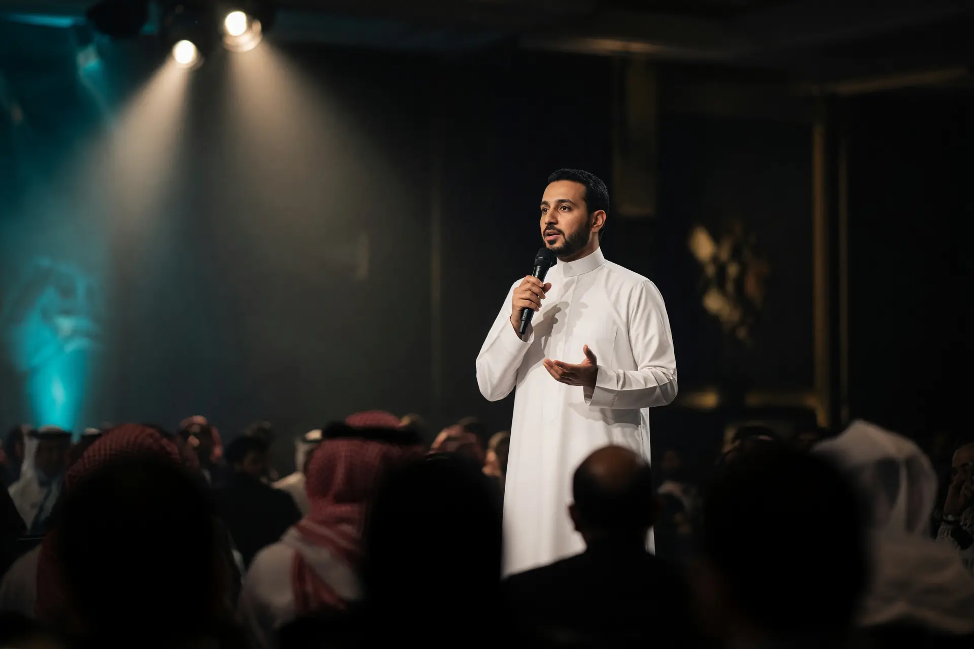 تصوير المؤتمرات في جدة — متحدث على المسرح